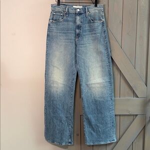 MOTHER Women's The Lasso Sneak Jeans in Light Blue Wash